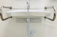Раковина для инвалидов с поручнями вид спереди