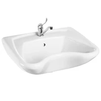 Раковина для инвалидов с изогнутой формой и отверстием под смеситель со смесителем