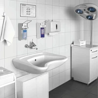 Пример размещения раковины для инвалидов с изогнутой формой и отверстием под смеситель